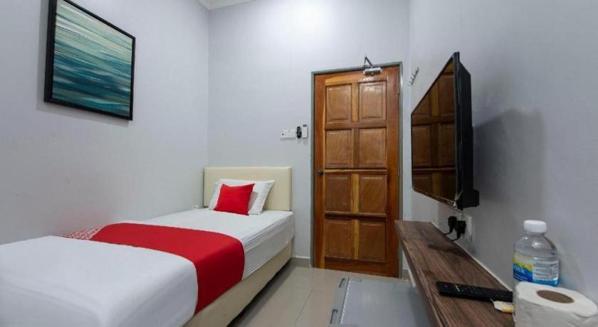 Oyo 90234 Sungai Rengit City Resort 2 Kampung Sungai Rengit Eksteriør bilde