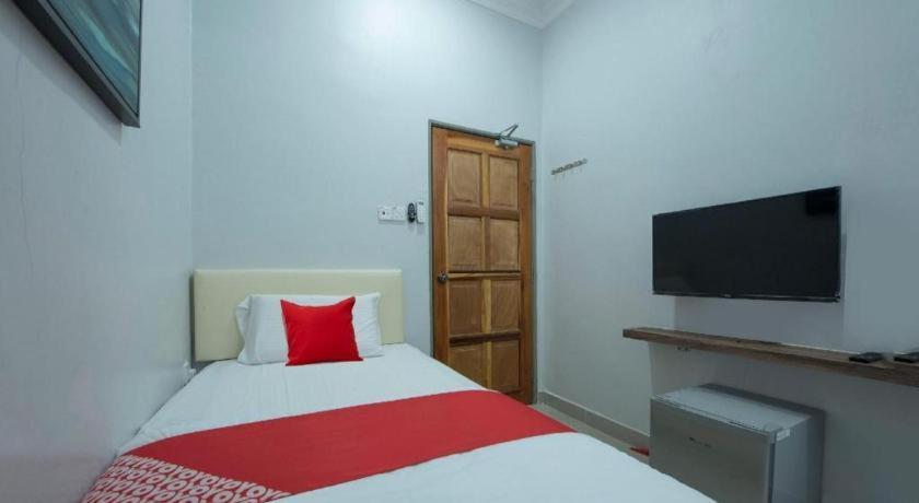 Oyo 90234 Sungai Rengit City Resort 2 Kampung Sungai Rengit Eksteriør bilde