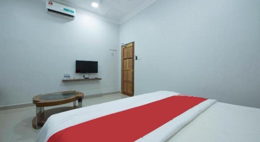 Oyo 90234 Sungai Rengit City Resort 2 Kampung Sungai Rengit Eksteriør bilde