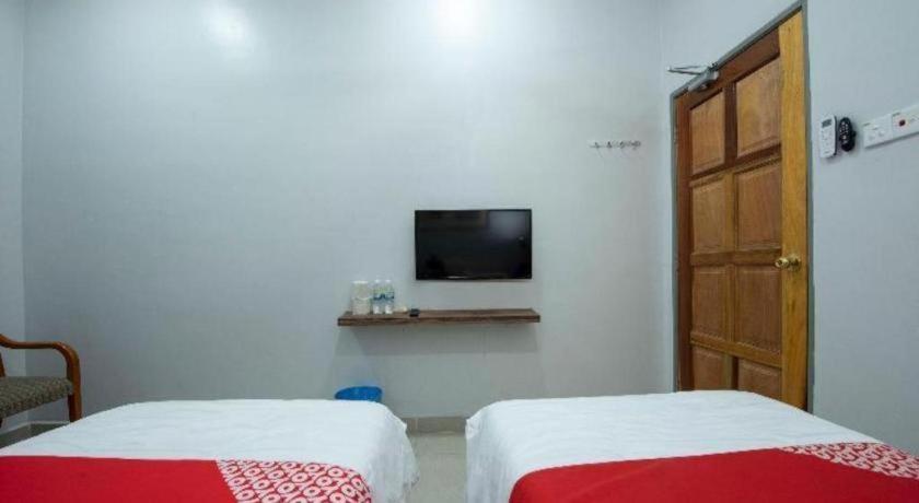 Oyo 90234 Sungai Rengit City Resort 2 Kampung Sungai Rengit Eksteriør bilde